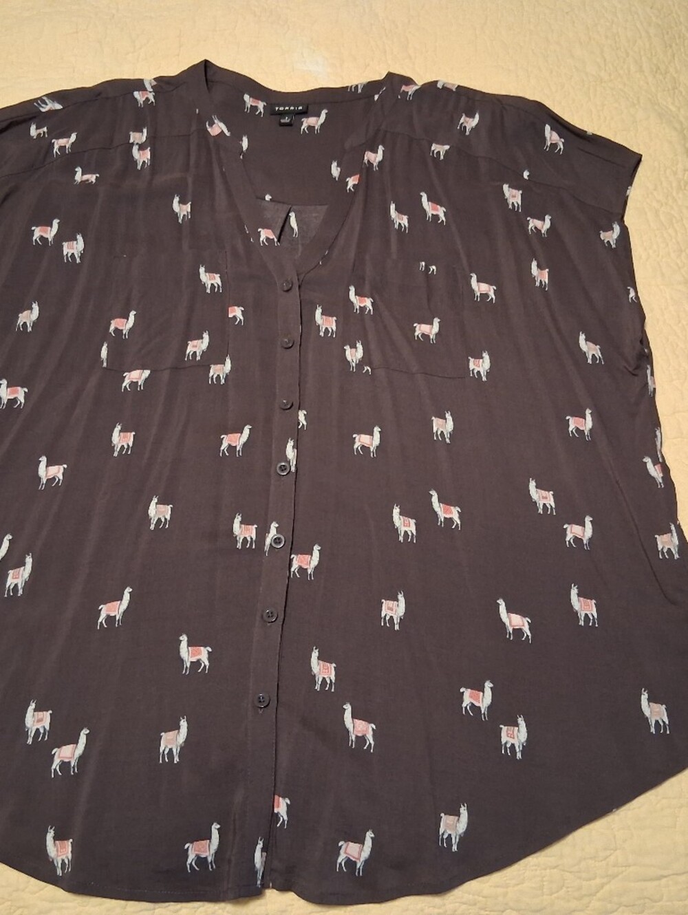 Women's Torrid Grey Llama-Printed Blouse Size 14-16